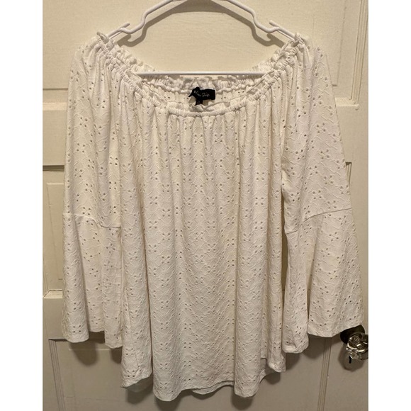Melissa Paige Tops - Melissa Paige white eyelet 3/4 bell sleeve ruffle neck peasant tunic size L